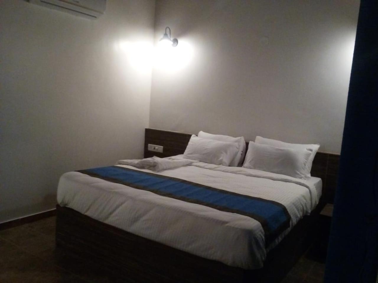 Feet Up Amaranth Resort Dāpoli 외부 사진